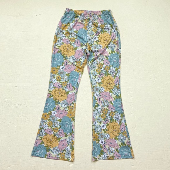 Wayf Pants - Wayf Decker Flare Leg Pants in Vintage Floral, Size Small